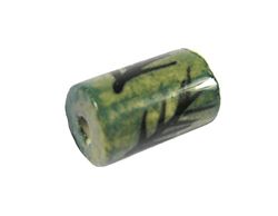 Perle céramique cylindre émaillé vert avec dessin noir diam. 10,5x16mm. 50u.