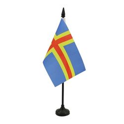 AZ FLAG - Drapeau De Table Aland - 15x10 cm - Mini Drapeau Alandais De Bureau 100% Polyester Avec Hampe De 25cm Et Socle En Plastique Noir