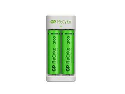 GP Laddare för 2 batterier med 2-pack AA 2100mAh NiMH-batterier | GP Recyko | Lätt USB-driven AA och AAA batteriladdare - Smarta säkerhets