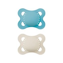 MAM Pure Lot de 2 tétines originales pour bébé en matériau durable et bio-renouvelable, avec boîte à tétines, 0 à 6 mois, bleu/beige