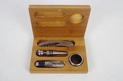 BIRAMBEAU, caja de regalo de vino de bambú con sacacorchos, tapón cónico, vertedor y stop gotas.
