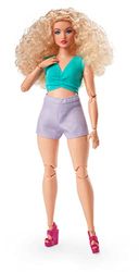 Barbie Looks-docka, blont lockigt hår, färgglad outfit med utskuren midja, kurvig kroppstyp, styling och posering, modesamlarobjekt HJW83