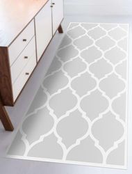Viniliko Quatrefoil Rug, Vinyl, Grey, 50 x 140 x 3 cm