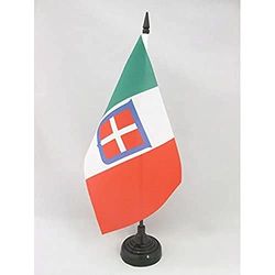 AZ FLAG - Kingdom of Italy 1861-1946 Table Flag 5'' x 8'' - Italian royal Office Flag 100% Polyester 21 x 14 cm - Mini Desk Flag with 10'' Pole and Black Plastic Base