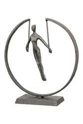 GILDE Deco Sculptuur Gymnast Turner - Figuur Vrouw in Ring - Vrouwenfiguur Deco Woonkamer Slaapkamer - Kleur: Bruin - 20 x 21 cm