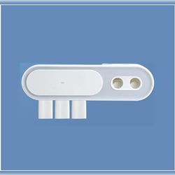 Scaffale di stoccaggio con dispenser automatico di dentifricio