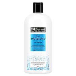 TRESemmé Moisture Rich Conditioner with vitamin E for dry, damaged hair 900 ml