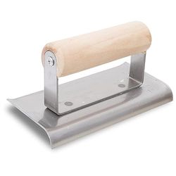 La truelle à béton de Marshalltown, R 10 mm, L 13 mm, en acier avec manche en bois 152x70 mm, permet de bien arrondir le béton