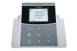 Apera Instruments PC800 Benchtop pH/konduktivitetsmätarsats (utrustad med 201T-F 3-i-1 pH-kombinationselektrod/sond och BPB 2301T-F konduktivitetelektrod; GLP datahantering)