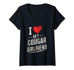 Mujer I Love My Cougar Novia I Heart My Girlfriend GF Beloved Camiseta Cuello V