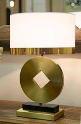 Dmora - Lampada da tavolo Bogogno, Luce da scrivania, Luminaria da ufficio, Lampada da lavoro, 30 x 30 h53 cm, Bianco e Oro