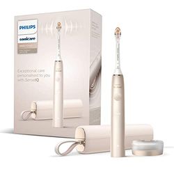 Philips Sonicare Power Spazzolino elettrico 9900 Prestige con SenseIQ, adatta, cura, app Sonicare AI alimentata, custodia da viaggio USB e supporto di ricarica, spina UK 2 pin, Champagne, HX9992/11, 506 g