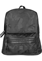 Urban Classics Camo Jacquard Rugzak, Unisex Mehrfarbig (zwarte camo), 38x16.5x34 cm (B x H T)