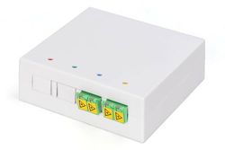 DIGITUS FTTH-hölje – 2 x LC/APC duplex-koppling med slutare – singlemode glasfiber – integrerad LWL-skarvkassett – IP45 skyddsklass – vägg- eller lampmontering – vit