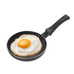 Chef Aid Mini poêle à frire en aluminium avec revêtement anti-adhésif de 14 cm de large et idéale pour faire frire des œufs ou des portions individuelles, livrée avec une poignée résistante à la