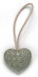 Cargo Import Heart Curls Magnet with Rope, Natural, Fermatenda