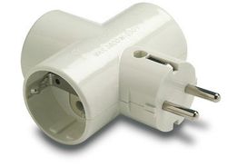 Famatel 1303 - Pegada tomada lateral terra + 3 bases tomada lateral terra 16 a 250 v