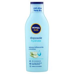 NIVEA SUN - Leche aftersun Hydrate 200 ml, crema aftersun con aloe vera orgánico y ácido hialurónico, crema corporal hidratante de acción refrescante y calmante