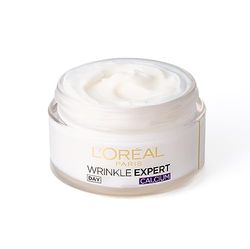 L’Oréal Paris Wrinkle Expert Anti-Wrinkle 55+ Day Cream, Reduces Wrinkle Appearance, Firms Skin and Redefines Contours, Calcium, 50ml