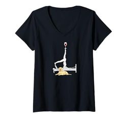 Donna Pilates vino Reformer Pilates con Labrador Retriever giallo Maglietta con Collo a V