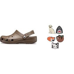Crocs Classic, Zoccoli Unisex - Adulto, Marrone (Chocolate), 37/38 EU + Shoe Charm 5-Pack, Decorazione di Scarpe, Animal Lover