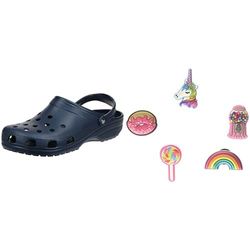 Crocs Classic, Zoccoli Unisex - Adulto, Blu (Navy), 48/49 EU + Shoe Charm 5-Pack, Decorazione di Scarpe, Tutto Bello