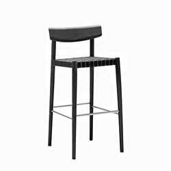 Andreu World Banqueta alta Smart asiento cinchado color negro, respaldo y estructura de madera maciza de haya color tinte negro, tacos plástico