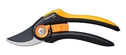 Fiskars Tijeras de jardín Plus, SmartFit, P541, Para ramas frescas y ramitas, Recubrimiento antiadherente, Cuchillas de acero inoxidable, Longitud: 20,1 cm, Negro/Naranja, 1057169