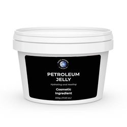 Mystic Moments | Petroleum Jelly | Soothing Moisturiser for Dry & Cracked Skin | Protects Against Windburn, Chapping & Minor Burns | Nappy Rash Relief | Skin Barrier Balm | 500g