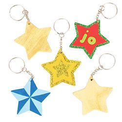 Baker Ross Porta-chaves de madeira em forma de estrela, perfeitos para decorações e artesanato infantil (pacote de 8).