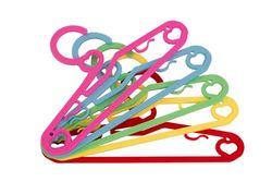 Juego de 5 Perchas Cupid Baby | para Niños | Colores Surtidos | Plástico