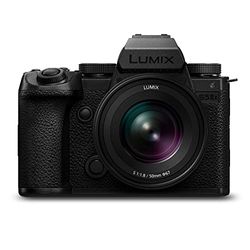 Panasonic LUMIX DC-S5M2XCE spegelfri kamera i full ram med LUMIX S-objektiv 50mm F1.8, Obegränsad 4K 60P och 6K 30P inspelning, Flip Screen, Wi-Fi, Phase Hybrid AF, DMW-BLK22-batteri, Svart