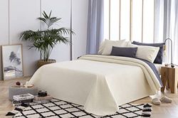 Todocama Fine quilt with rhombus design, for spring, summer, autumn and winter. 100% extra soft microfibre. Multi-purpose bed cover. 80/90 bed – 180 x 260 cm. Beige