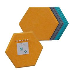 Relaxdays Filtpinnvägg, 6 självhäftande hexagon i 3 färger, filt, HBT: 26 x 30 x 0,9 cm, filtvägg inkl. anslagsnålar, färgglada