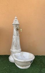 Fontana a colonna modello Grano - da giardino in cemento bianco per arredo esterno - cm 47x108 altezza (beige)
