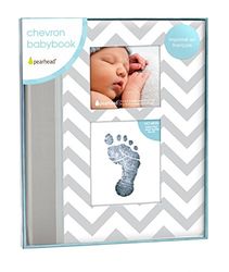 Pearhead First 5 Years Chevron - Livro de recordações para bebé com almofada de tinta segura para bebés incluída, para criar a pegada de mão ou a pegada do bebé, diário de marcos de recordação,
