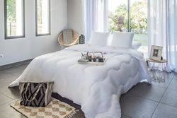 blanrêve - Lightweight and Breathable Anti Dust Mite Synthetic Quilt for Single Bed Eco-Friendly White 140 x 200 cm