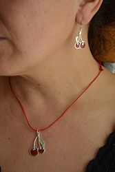 Set di orecchini e ciondolo d'argento ciliegie rosso