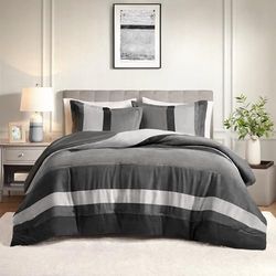 Comfort Spaces Queen Comforter Set, 3 Piece Luxe Microsuede, Pieced Design Color Block Stripes Bedding Comforter Sets, All Season Soft Brushed Microfiber Reverse, Matching Shams, Full/Queen, Black