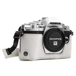 MegaGear MG1354 Ever Ready - Media capa de pele e correia com acesso à bateria para câmara Olympus OM-D E-M10 Mark III, cor branca
