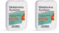 Melatonina System, 300 Compresse Melatonina 1Mg, Integratore Alimentare Utile per Prendere Sonno e Alleviare i Sintomi del Jet Lag, Regola il Ciclo Sonno-Veglia,con Dispenser, 30g (Confezione da 2)