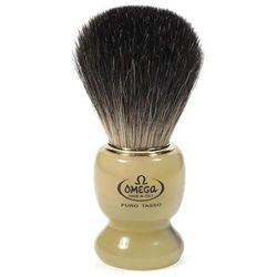 Brocha de barba Omega de tasa negra con mango de resina y soporte.