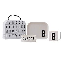 Design Letters Classiques in Valise Enfant Lot de 4 | Idéale Cadeau Noel Enfant | Tritan Assiette Bebe, Bol Bebe, Tasse, Organisateur Valise pour Bébé | Coffret Cadeau Sans BPA, BPS, Goutte Sûre