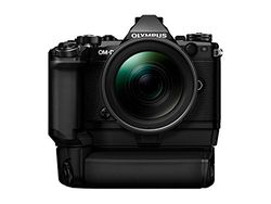 Olympus OM-D E-M5 Mark Kit, Fotocamera Sistema Micro Quattro Terzi, 16,1 MP, Stabilizzatore d'Immagine a 5 Assi, Mirino Elettronico, Nero e Obiettivo M.Zuiko 12-40mm PRO Zoom Universale e Batteria