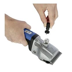 Kerbl GT654-BL Bonum Aesculap - Máquina de afeitar para caballo, incluye 1 batería, azul, 29,5 x 7,5 x 7,8 cm, 8 unidades
