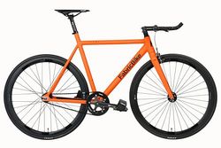 FabricBike Light - cykel med fast växel, enväxlad fixiecykel, ram och gaffel i aluminium, hjul 28”, 4 färger, 3 storlekar, 9,45kg (Light Army Orange, M-54cm)