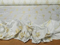 Nuovo tessuto in taffetas di misto seta colore bianco con disegni floreali oro e bianchi (Caleche col. 2)