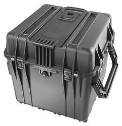 PELI 0340 kubformad skyddsväska med handtag, perfekt för transport av djup utrustning, IP67-vattentät, 96 liters kapacitet, tillverkad i USA, inget skum, svart