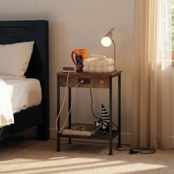 MEUBLE COSY Comodini Camera da Letto con Stazione di Ricarica USB Integrata Comodino da Notte con Ripiano Portaoggetti Design, Legno ingegnerizzato, Marrone, 38x28x52cm