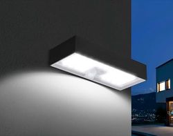 Luce solare a LED da parete 6 W - 3000 K - 800 Lm - IP65 - Ideale per illuminazione esterna e decorazione in giardini e cortili.